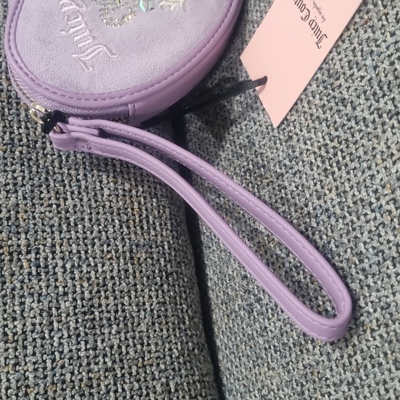 JUICY COUTURE Small Kingdom Heart Wristlet/Coin Purse - Lavender - Picture 3 of 8